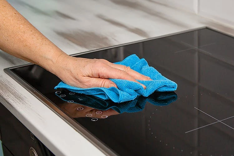 BiOHY Glaskeramik Kochfeldreiniger (9x1l Flasche) | Optimal Zur Reinigung Und Pflege Von Kochfeld Und Induktion | Geeignet Für ALLE GERÄTE – Bild 7